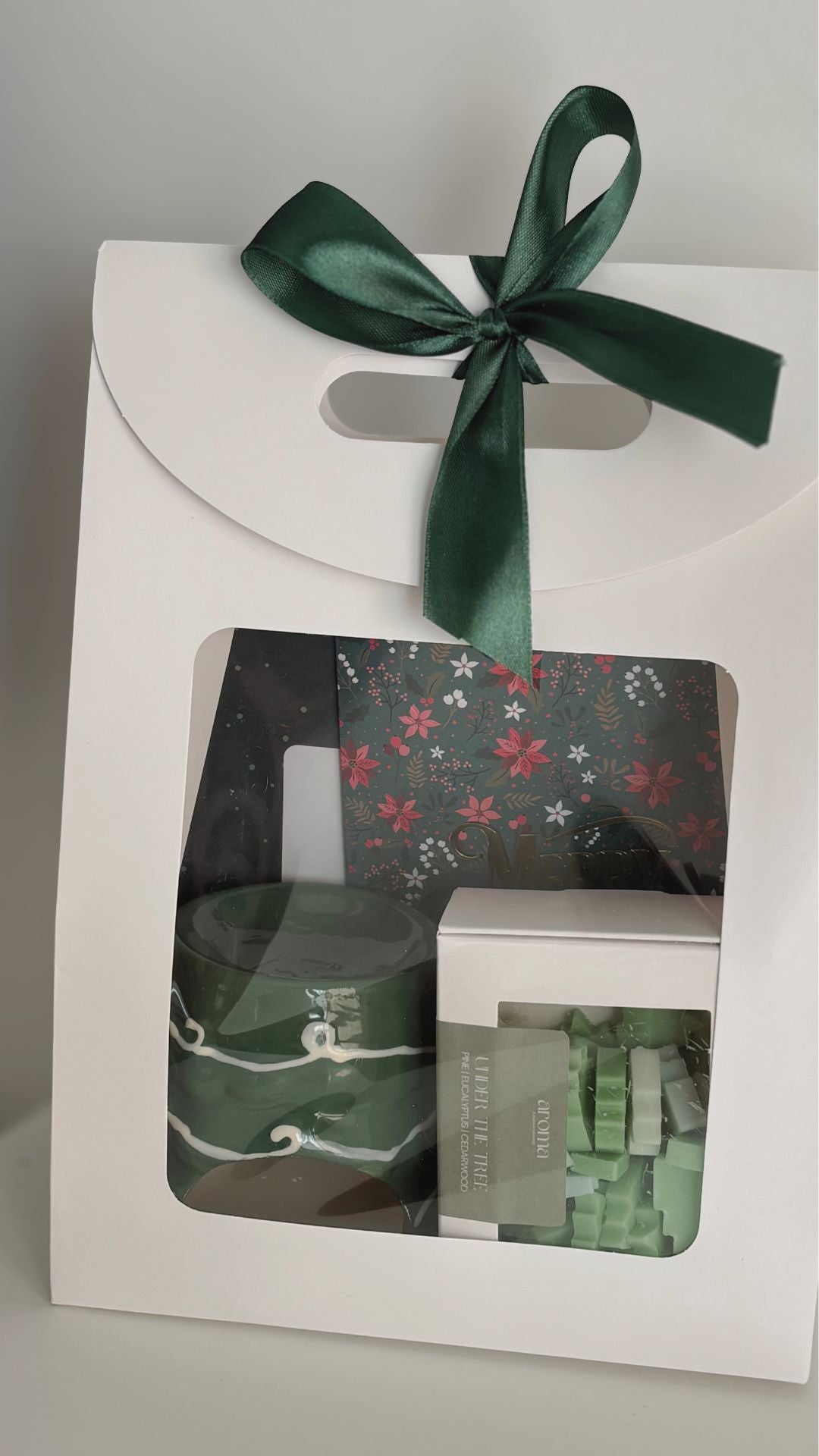 Christmas Gift Bag - Under The Tree