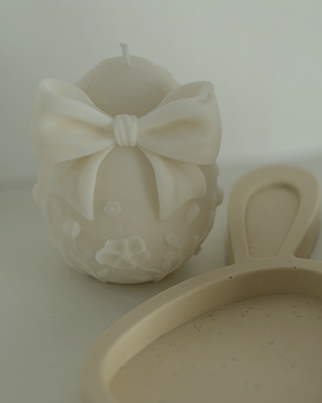 Bow Egg Candle