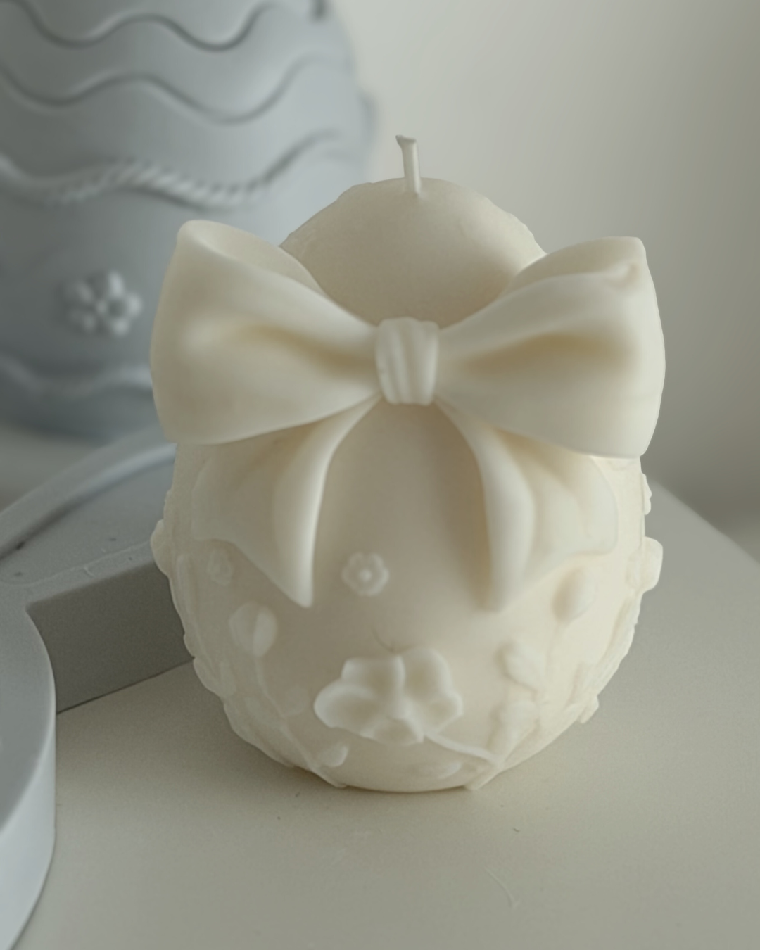 Bow Egg Candle
